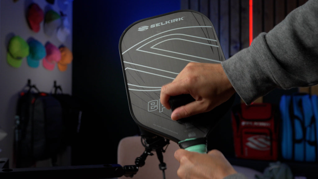 How to clean your pickleball paddle