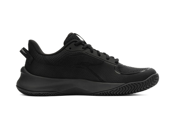 Selkirk Courtstrike pickleball shoes in black.