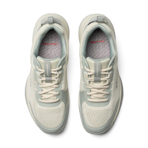 Selkirk Courtstrike men's pickleball shoes in white and grey.