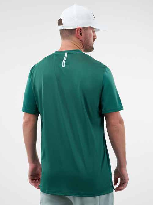 Selkirk Sport Essentials sports-wik men’s short-sleeved pickleball t-shirt.