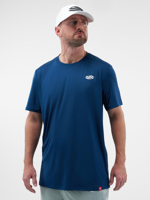 Selkirk Sport Essentials sports-wik men’s short-sleeved pickleball t-shirt.