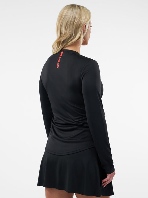 Selkirk Sport Essentials sport-wik women’s long-sleeved pickleball t-shirt.