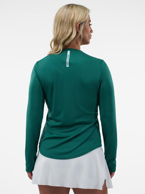 Selkirk Sport Essentials sport-wik women’s long-sleeved pickleball t-shirt.