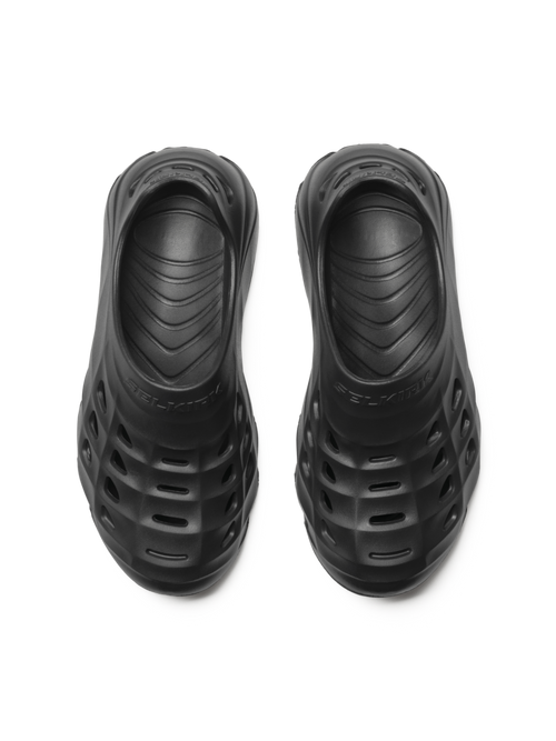Blackout Selkirk Sport Renew Pickleball Recovery Shoe with slip-on design and perforated upper